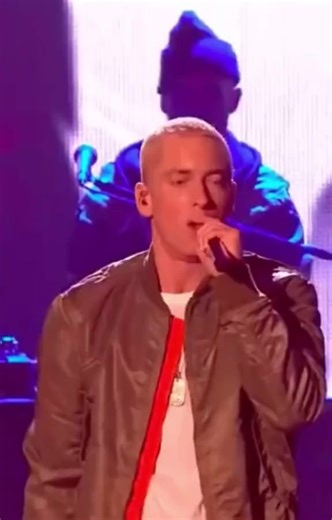 EMINEM APRESENTA RAP GOD AO VIVO NO MTV EMA 2013 | Sobreviventes do Rap