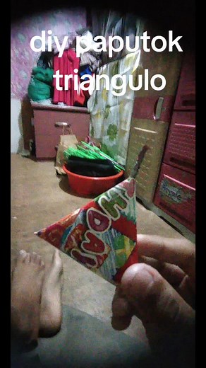 Paano Gumawa ng DIY Triangle Paputok