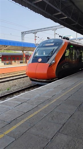 Vanthe bharat train speed..😱