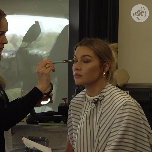 Taylor Curtis absolutely nailing her other job 👍 | The Crowd Goes Wild