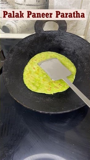 Palak Paneer Paratha Recipe | Healthy & Delicious Indian Breakfast | Healthy Protein-Rich Paratha