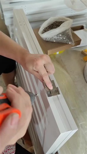 10 Pool Cue Sticks ,Corner-Style Pool Stick Holder Floor Stand, Solid Wood Billiard Pool Cue Rack