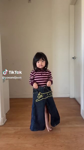 juhoon # 2!! i DIYed her pants to be more baggy and used acrylic paint to draw haha #cortis #juhoon