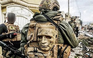 美国海军（陆战第1远征部队）机步B班遭遇战，【两发M136AT4火箭筒，.50车载悍马掩护开火】，1人牺牲全歼叛军！