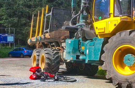 Unfall: Forstmaschine überrollt am Rennsteig E-Bike - inSüdthüringen