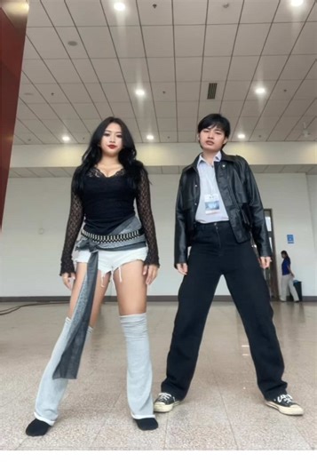 Bbhmm never gets old i swear @⋆C'sBobatea✩ #UEN #MESF #VEC25 #varsityesportschampionship #talentshow