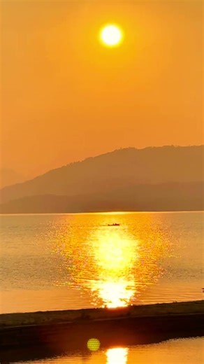 The golden ripples described in ancient poems are REAL. 🌅