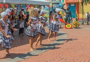 Learn how to dance Champeta, the Colombian Caribbean genre that is taking the world by storm.