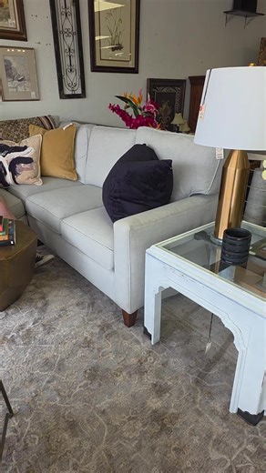 Taylor King small sectional $1368 K&N Interior Consignment 3704 N. Western Ave. Okc #knhomes #kninteriorconsignment #kninteriorfabrics #kndesignsthatinspire