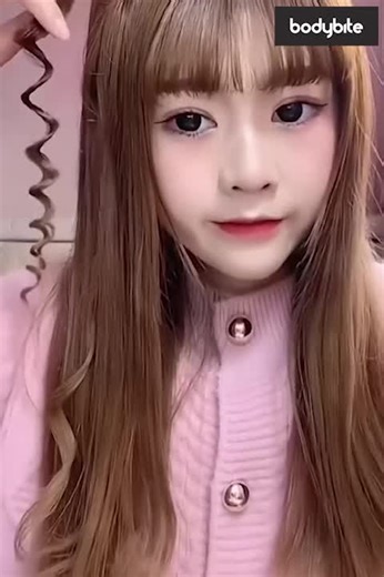 💰 Poupe dinheiro e alise ou encaracole o seu cabelo vezes sem fim! 👩🏼‍🦱 para cabelos lisos, encaracolados, curtos ou compridos 👩🏼‍🦱 2em1 - alise e faça caracóis 👩🏼‍🦱 não é necessária experiência 🛒 https://frilla.pt/produto/mini-alisador-de-cabelo-ministyle/?sp=7715i997 | Frilla