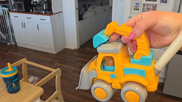 Watch Review - Perfect toddler bubble machine, endless fun! on Amazon Live