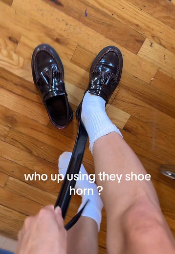 How to Use a Shoehorn Effectively