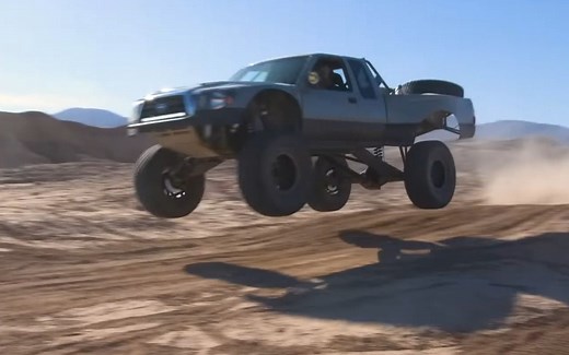 Toyota Tacoma & Ford Ranger Raptor & F350 Prerunners FULL SPEED in Ocotillo Well