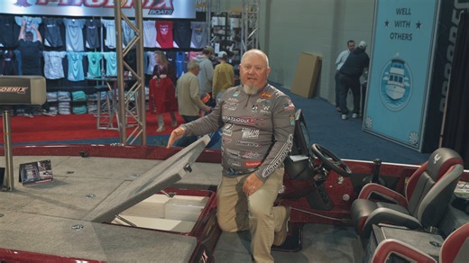 Buddy Gross Fishing on the front storage compartments on the Phoenix 921 Elite. #phoenixboats #921elite 921eliteii #buddygrossfishing #builtbyanglersforanglers | Phoenix Boats