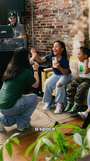 298K views · 1K reactions | Creating spaces to make our neighbors feel more welcome  Learn more about the We Will Welcome Pledge with our friends, The Refugee Advocacy Lab. | Upworthy | Facebook