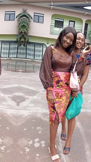 Les étudiantes de l'université William Booth en couture pagne