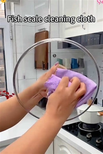 ✨ STREAK SLAYER! Microfiber Magic Cloth with Dragon-Scale Tech #fyp #tiktokshop #tiktokshopfinds #tiktok #CleaningHacks #StreakFree #CarDetailing #NanoFiber #EcoClean #TikTokViral ✅ Dermatology-Grade Fibers: 0.1μm precision traps dust like spiderweb ✅ Wash & Rewear 100 Times: Outlasts paper towels & cheap rags ✅ Universal Warrior: Windshields/marble counters/VR lenses shine 👉 Watch it devour coffee stains DRY – no chemicals needed! Keywords: Lint-free cloth, scratch-proof texture, sustainable c