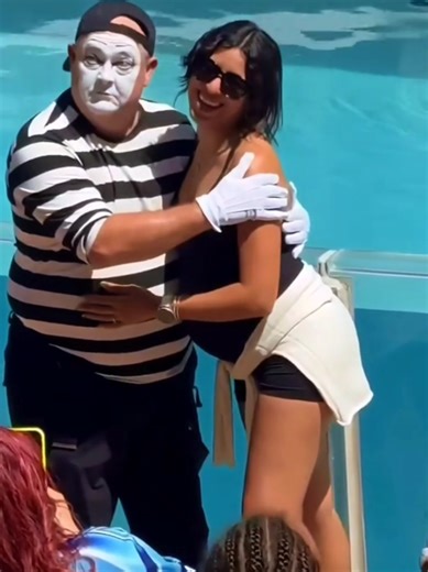 Tom The Mime's Spectacular Seaworld Performance