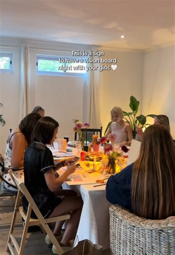 Vision board night 💖🤍 @Mary Resnekov @Tiara Anthony @kiarakayleesmith #fyp #visionboard #girlsnight