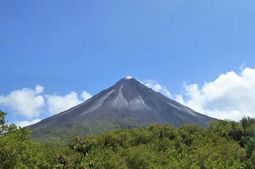 Volcan Arenal: tarifs, entrées, que faire, où dormir...