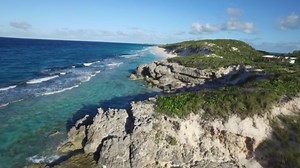 Exuma's paradise: Pristine cays and swimming pigs captured by drone - Worldwide