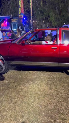 Candy Red Cutlass on 26’s Top 👋🏽 Carshow
