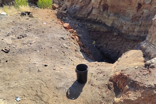 Illegal chrome mining divides NW community - SABC News - Breaking news, special reports, world, business, sport coverage of all South African current events. Africa's news leader.