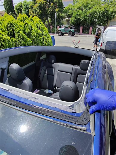 2025 Tesla Y roof replacement glass ain’t no joke . . . . . . . . . . . . . . .. . . . . . . . #tesla #autoglass #fyp #satisfying #asmr