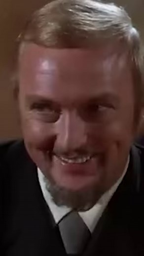 122K views · 3K reactions | Is She Samantha Or Serena? 樂 #shorts | Bewitched | Facebook