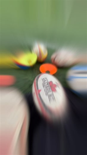 [es] ayer arrancó la pretemporada para los equipos femenino y masculino senior de Gaztedi. Una gran afluencia de chicas y chicos que retoman los entrenamientos con muchas ganas. Esta temporada tenemos Algunas novedades que os iremos contando. ¡Aúpa Gaztedi! - [eu] Atzo hasi zen Gaztediko senior mailako emakumezkoen eta gizonezkoen taldeen denboraldiaurrea. Neska eta mutil asko entrenamenduetara gogotsu itzultzen dira. Denboraldi honetan baditugu kontatuko dizkizuegun nobedade batzuk. Aupa Gazted