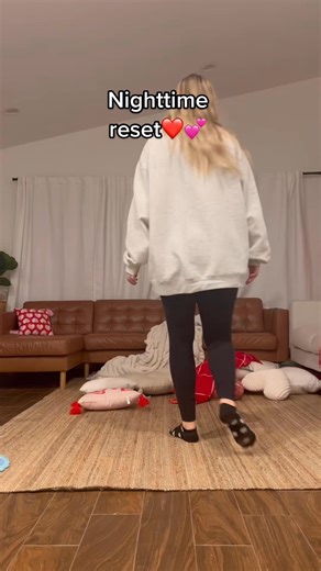 39K views · 577 reactions | I’m learning that when I love my home and the things in it, I take better care of it❤️ #nighttimereset #cleaning #momtok #momsoftiktok | kadynsmithsmith | Facebook