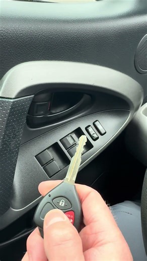 2010 Toyota RAV4, new remote key not an instructional video #allockandkeyco #locksmithlife#smartpro￼