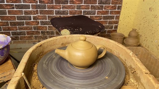 Exploring the Complexity of Teapot Design