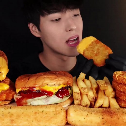 Crispy Hash Browns and Cheeseburger Mukbang Experience