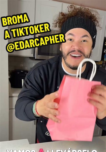 Broma a tiktoker @Edarcapher #broma #humor #iphone #tiktoker 🤣 | Phone Prank