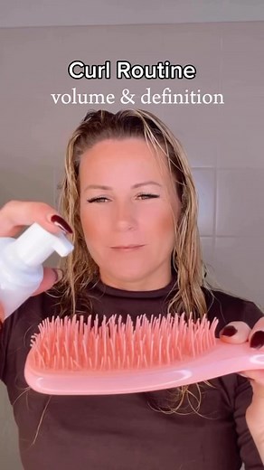 Easy routine for volume & definition. 1. Brush through your foam 2. Add gel 3. Remove excess water 4. Add hair spray 5. Diffuse #curlyhair #hair #curls #curlyhairstyles #curlyhairroutine #curlyhaircare #hairjourney #curly #healthyhair #hairtips | Ingecurls