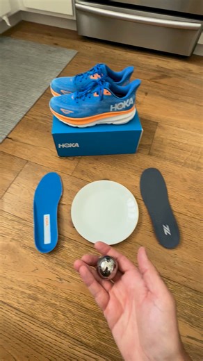 Check out the shock absorption on these insoles! Enhanced with energy return technology, they help reduce fatigue and sustain peak performance for longer. 💪 See the latest ZL™ HEXCORE technology in action. | Z-Liner Labs