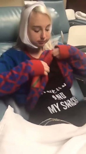 Our very own Taylor had her wisdom teeth out and for the benefit of the world she recorded it. Enjoy! (and follow her on IG 👉 taylor_would) 🎥: IG/nicole_red_renee | theCHIVE