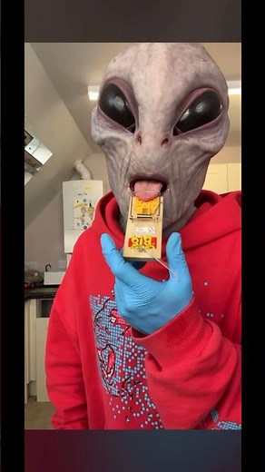 Dumb alien Mouse trap 🤣👽