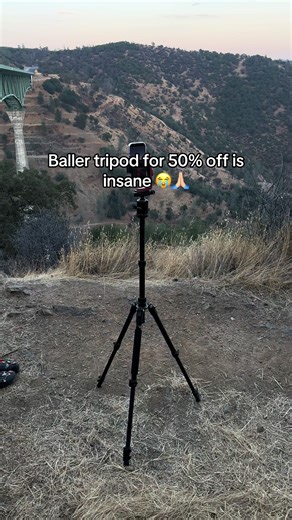 The extendo tripod 😭. #traveling #contentcreator #tripodstand #fypage #scenery
