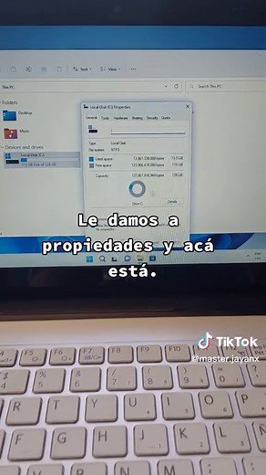 En este video instalo Tiny11, una versión de Windows 11 modificada por NTDEV. #windows11 #windows10 #tiny11 #software #fyp #parati #tecnologia #tecnología #windows #chile🇨🇱 #techtok #tiktok