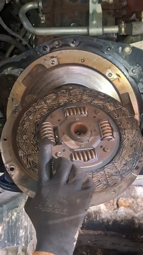 Clutch replacement ! #isuzu #car #automotive #hawto | Puliman