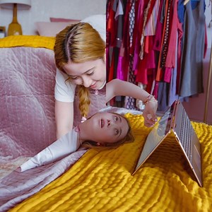 9.4K views · 24 reactions | Asta se întâmplă cu laptopul tău atunci...