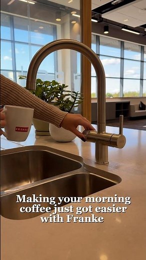 Make mornings easier with the Franke Maris Water Hub 3-in-1 #BoilingWaterTap! 🥰 #howdens #franke
