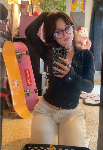 hellokittykilla (@hellokittykilla)’s videos with original sound - gavin