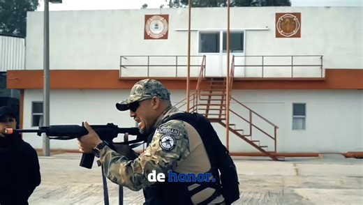 👮 SSPC CAPITAL ABRE CONVOCATORIA PARA NUEVA GENERACIÓN DE CADETES 🎓📋 La Secretaría de Seguridad y Protección Ciudadana del Ayuntamiento de San Luis Potosí inicia el reclutamiento de cadetes para fortalecer la profesionalización policial 👩‍✈️. Los aspirantes recibirán formación alineada al Modelo Nacional de Policía y Justicia Cívica 📍, combinando teoría y práctica en maniobras defensivas, intervención operativa y proximidad social, consolidando capacidades con enfoque humano e inclusivo 🤝.