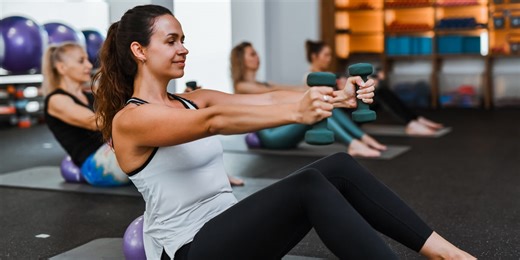 This Pilates weighted abs workout will torch your entire core In 6 minutes