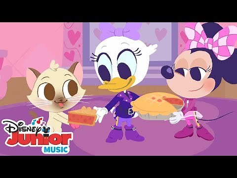 Three Little Kittens 😽😻😺 | 🎶 Disney Junior Music Nursery Rhymes | Disney Junior