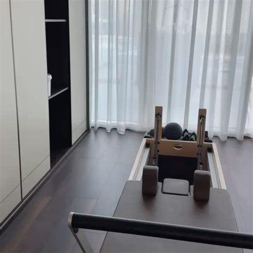 Angelina 🪐Soul & Body mentor on Instagram: "Before I start posting from my current location, I want to give a moment to this gorgeous studio. While I was in Dubai recently, I felt inspired to teach a few Reformer Pilates classes here @ryze_dubai Girls and boys, have a look — I think they still offer open classes to join, as it’s a newly opened beauty. P.S. A moment for my green outfit 🌿☺️🤗 @thegivingmovement — getting so many compliments here in Bali. Enjoy an extra 10% o