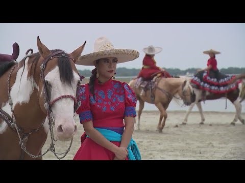 Hispanic Heritage Month: Illinois women revive centuries-old Mexican tradition of escaramuza riding